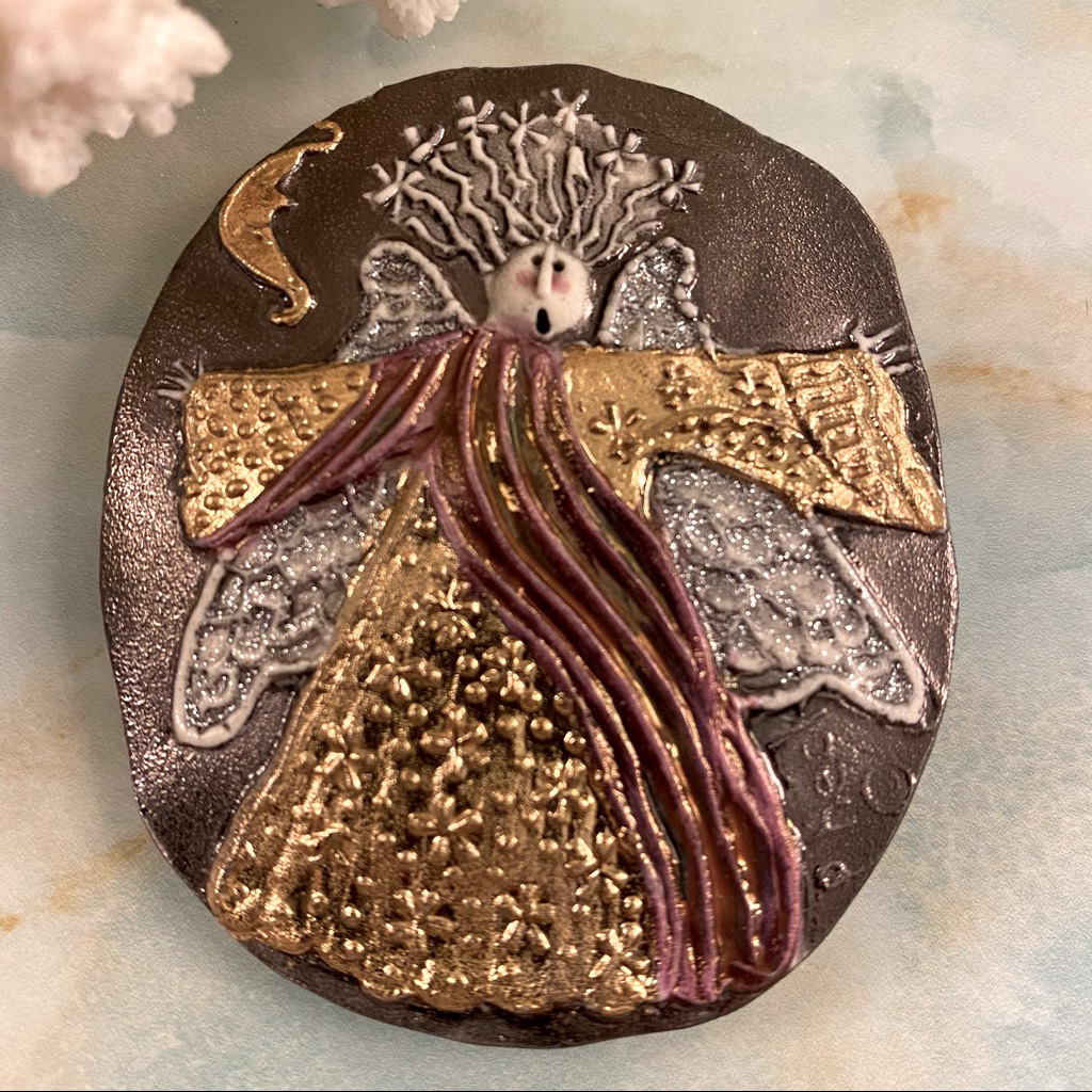 P Heck Collectible Ceramic Brooch Rare